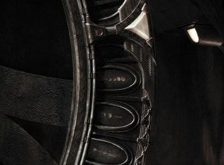 Illustration for article titled Step Into Stargate Universe's Rickety Steampunk Gate Room